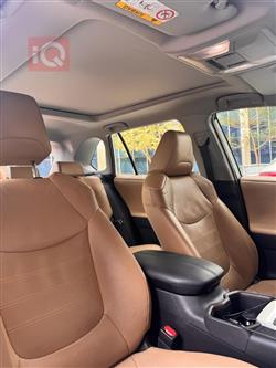 تۆیۆتا ڕاڤ 4